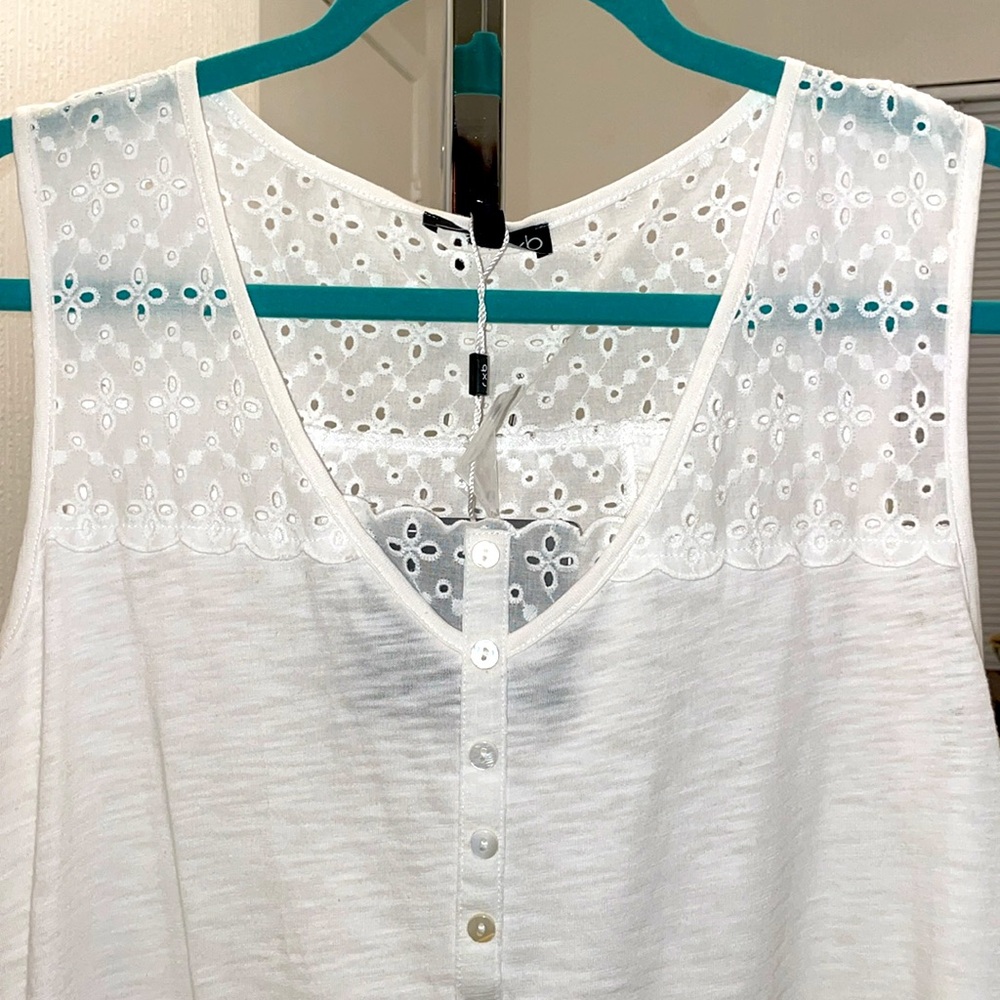 🦄2 NWT Tank Tops XL
